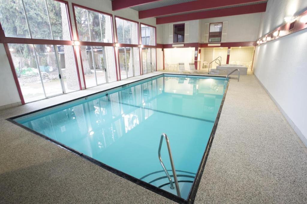 Riviera Village Green Hotel Complex 버넌 외부 사진